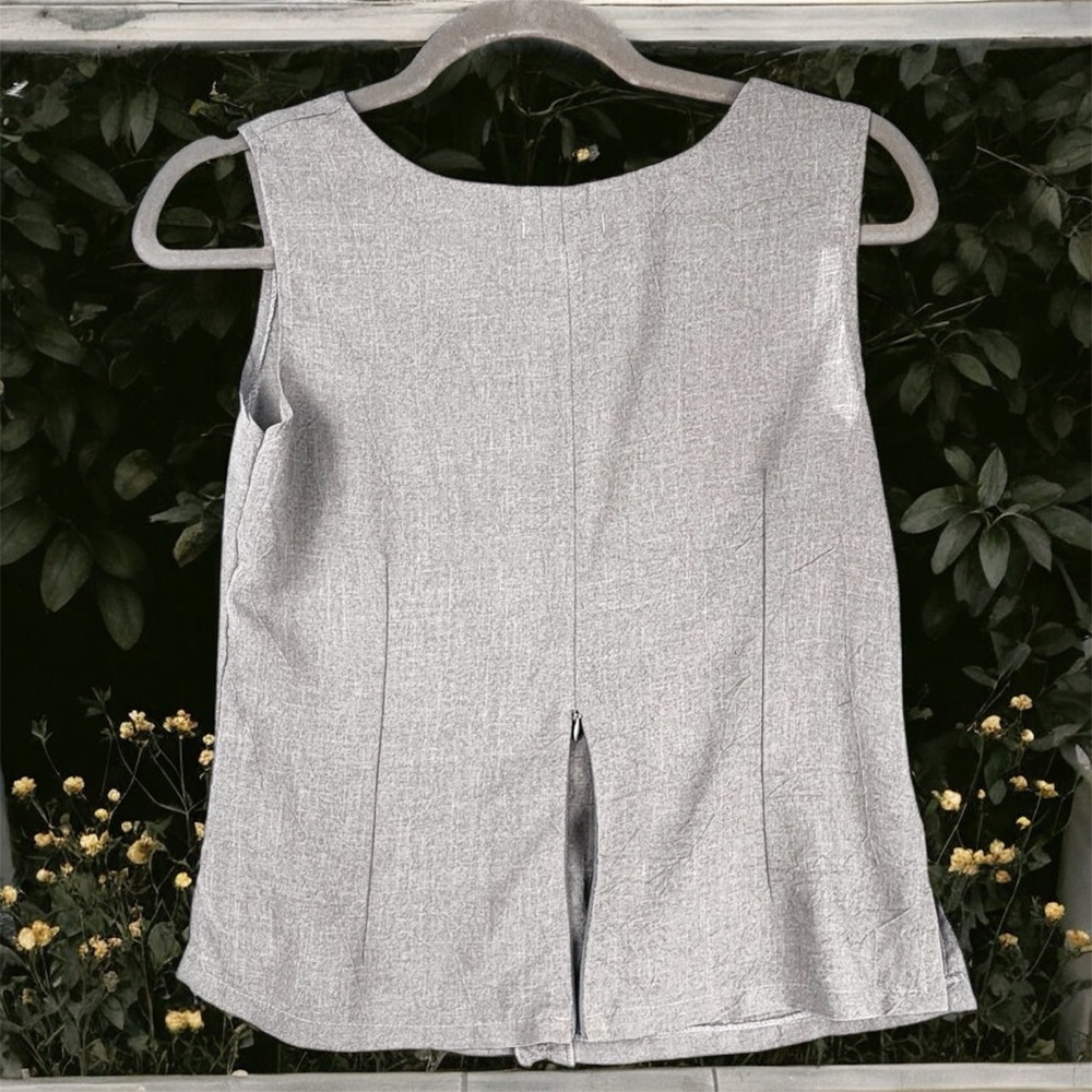VTG Reebok Gray Sleeveless Top with Embroidery Sz Small 90s Back Half Zip - Picture 2 of 6